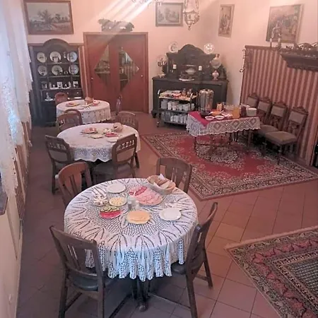 Titanic Bed & Breakfast 3*