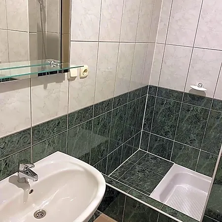 Bed & Breakfast Titanic 3*
