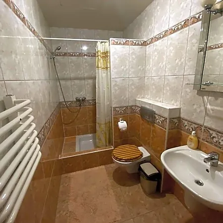 Titanic Bed & Breakfast 3*