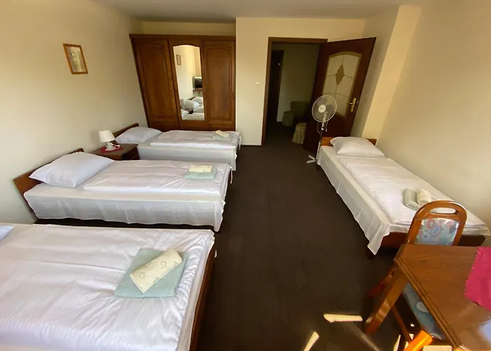 לינה וארוחת בוקר Titanic