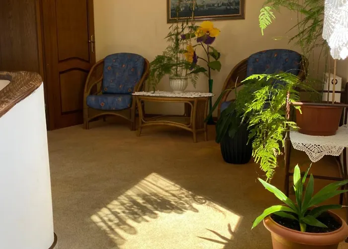 לינה וארוחת בוקר Titanic 3*